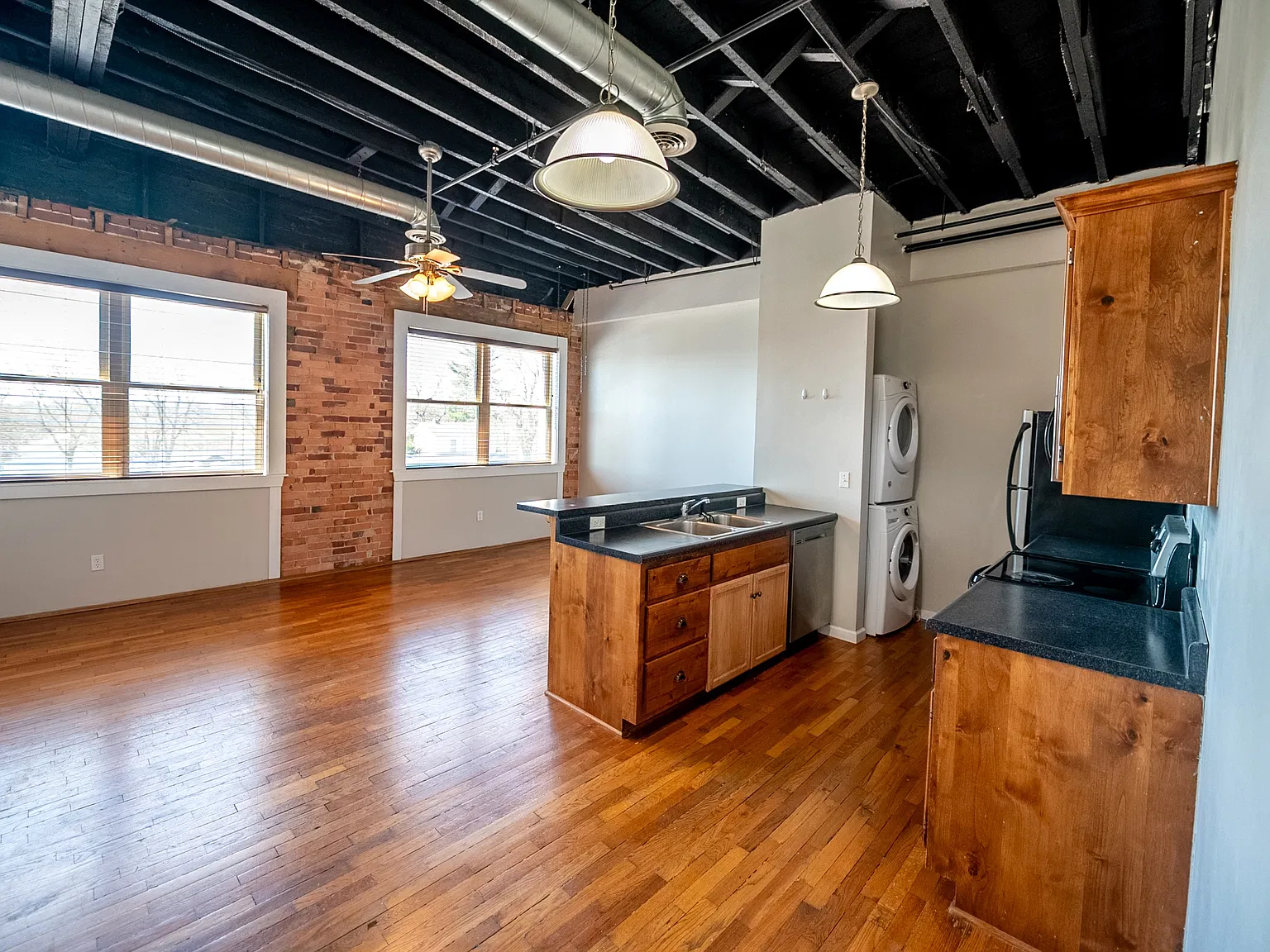 3 bed, 1100 sqft, $1,495 — Photo 2