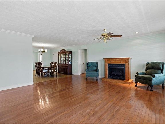 3rd image of 465 County Road 668