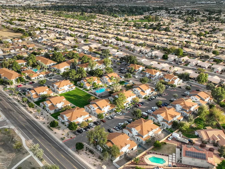 Welcome home to Promenade at Grand - your charming oasis in a prime location just minutes away from shopping and entertainment.