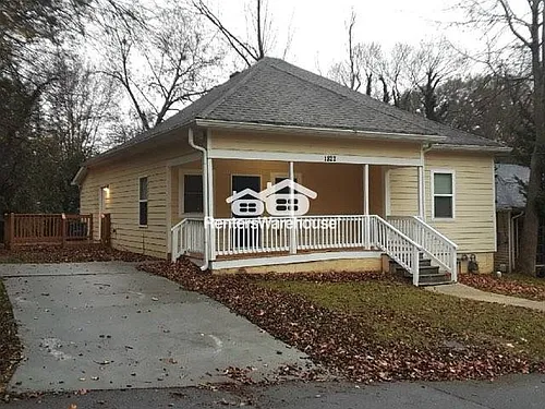 1822 Center Ave Photo 1