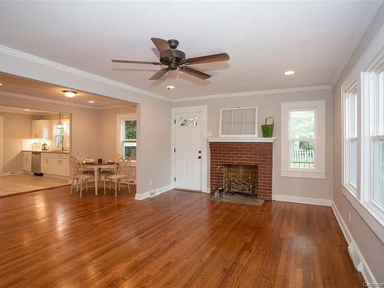 628 Oak St — Photo 2