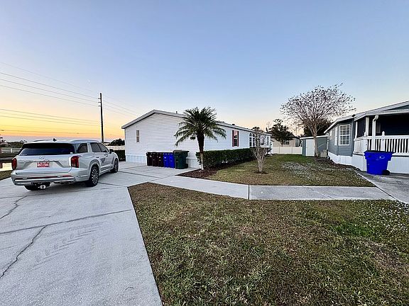 3rd image of 3504 Woodbine Ct