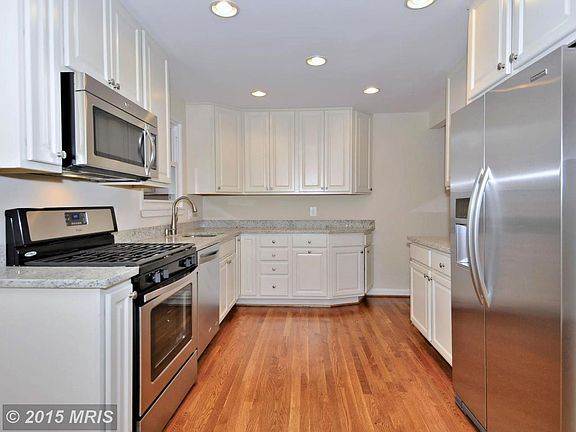 3rd image of 13508 Parkland Dr