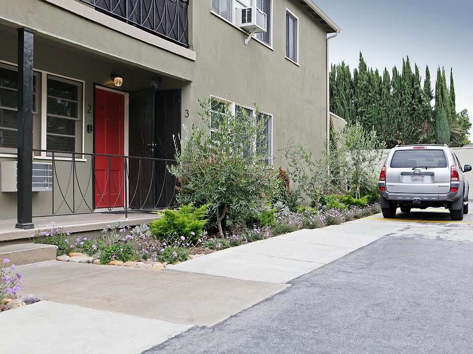 1st image of 6330 Vineland Ave #2