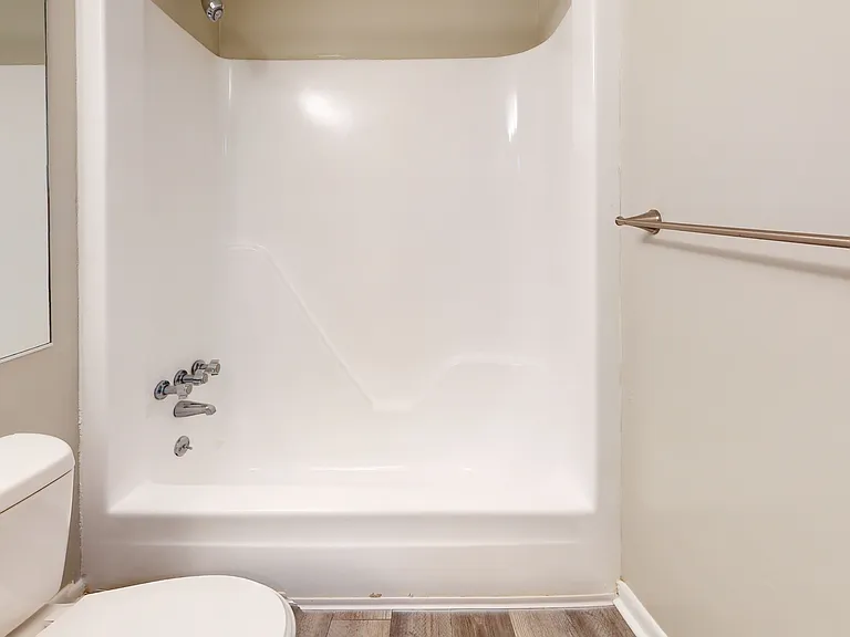 R 1x1 Bathroom
