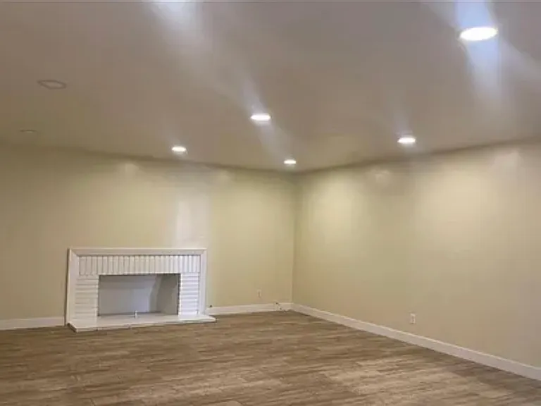 2723 Noble Ave #A — Photo 2