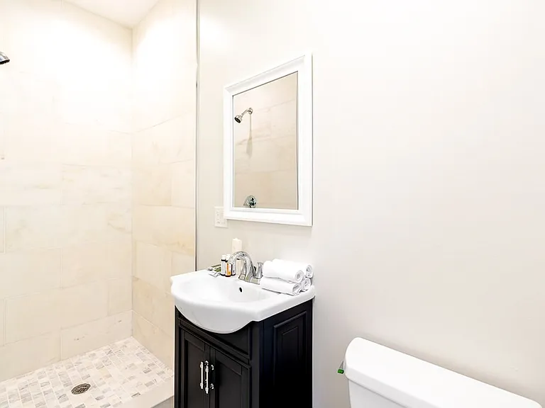 309 Sumner St #R — Photo 8