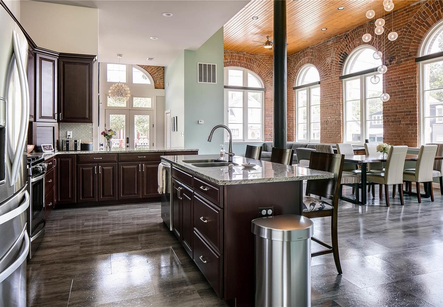 555 N 3rd St, Ste Genevieve, MO 63670 Zillow