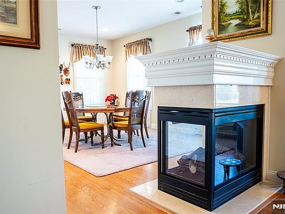 3rd image of 18 Galena Road #3102