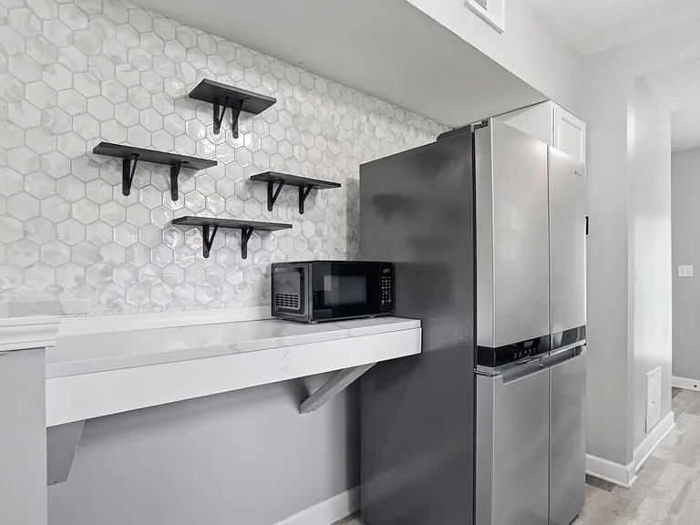 3223 E 35th Pl — Photo 8