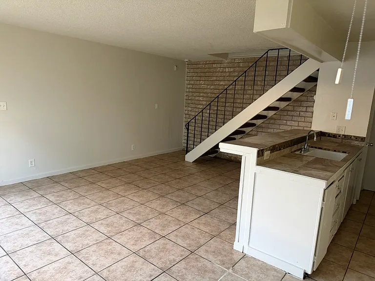 4477 La Cresta Way #2 — Photo 7