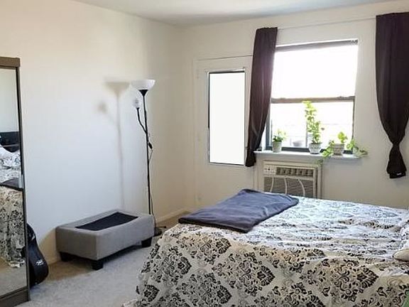 5th image of 31-23 Crescent St #34E