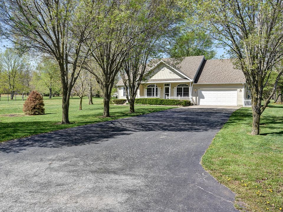 1st image of 73 Sweetbriar Dr