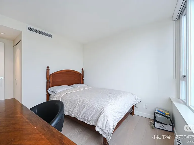 8 Smithe Mews — Photo 11