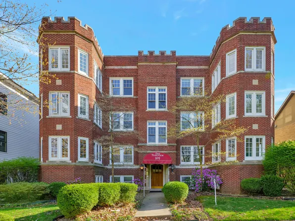 305 W University Ave APT 6, Champaign, IL 61820