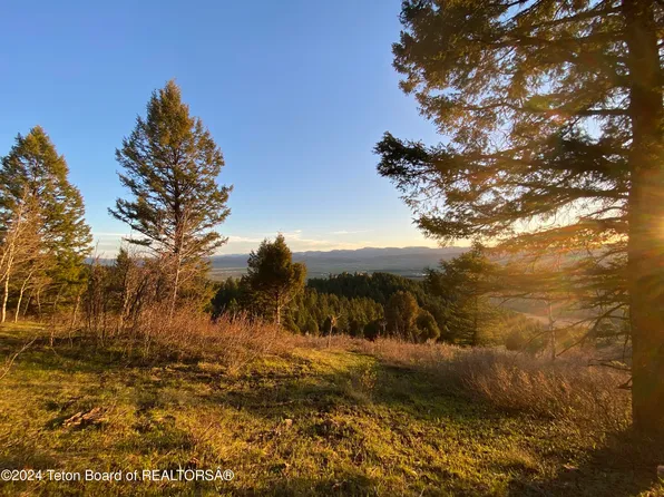 800 Grover Dry Farm Rd, Grover, WY 83122