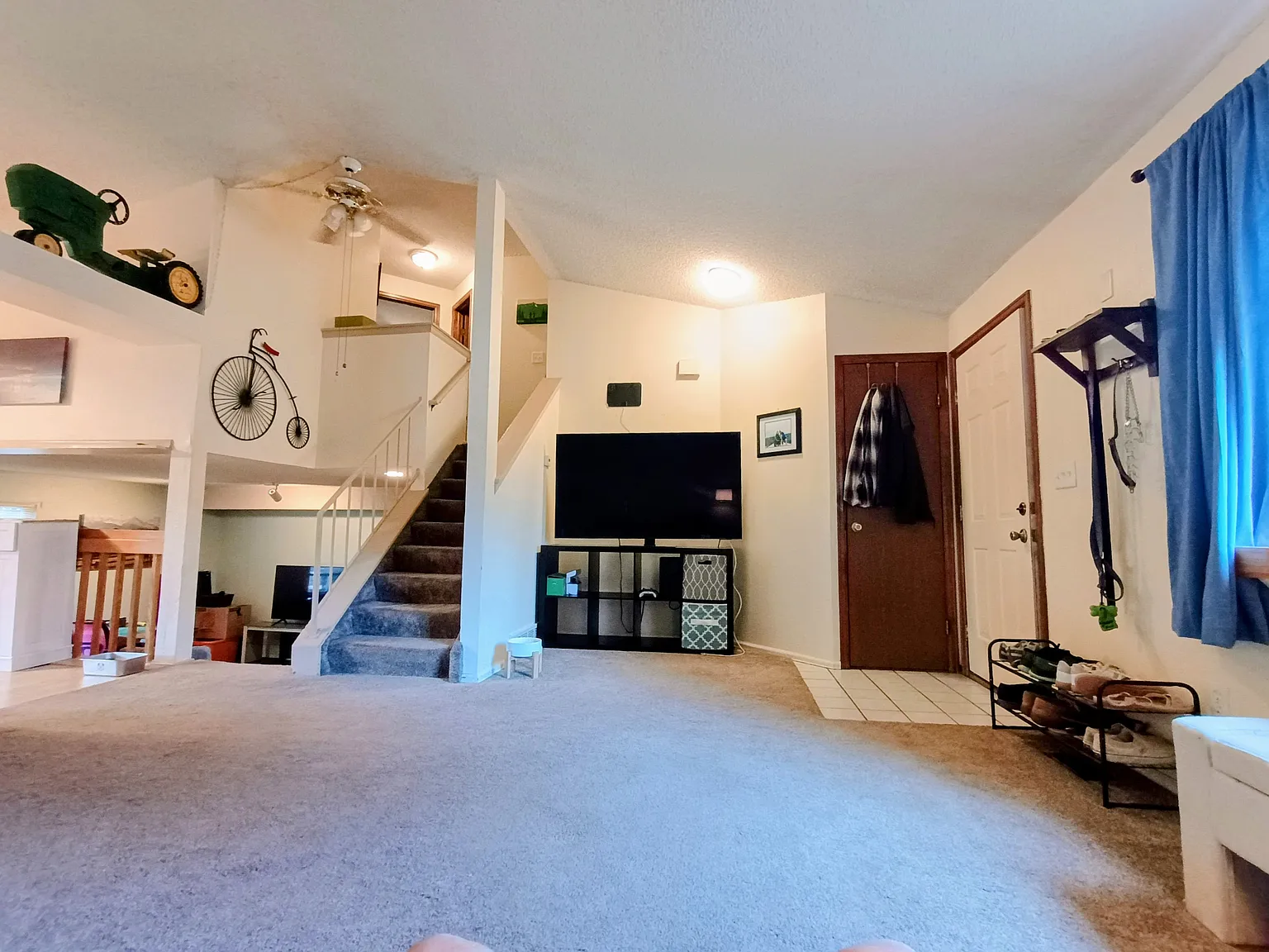 3 bed, 1368 sqft, $2,250 — Photo 2