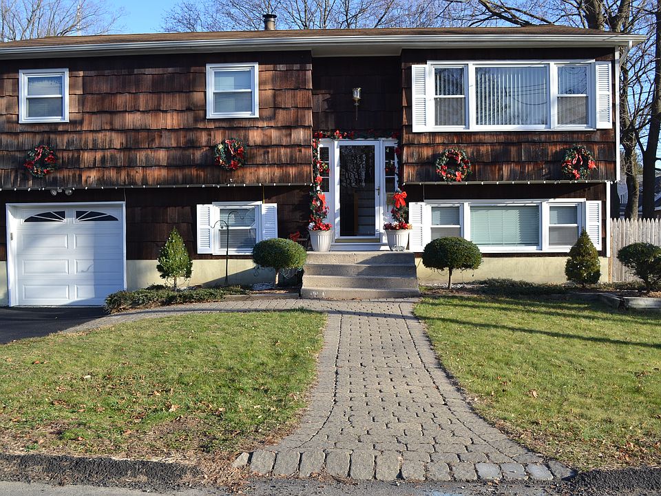 1st image of 10 Sheridan Ave
