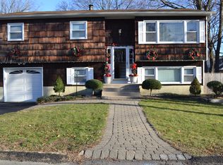 10 Sheridan Ave, Sloatsburg, NY 10974