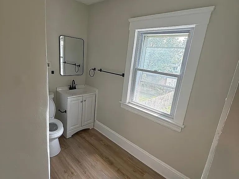 10402 Kempton Ave — Photo 12