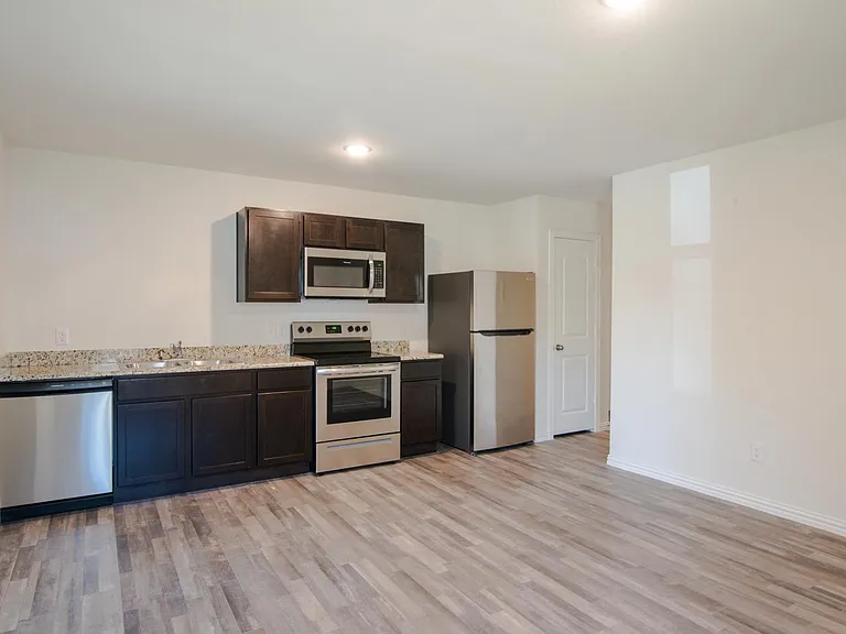 217 E 12th St #B — Photo 1