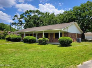 3412 Arlington St, Pascagoula, MS 39581