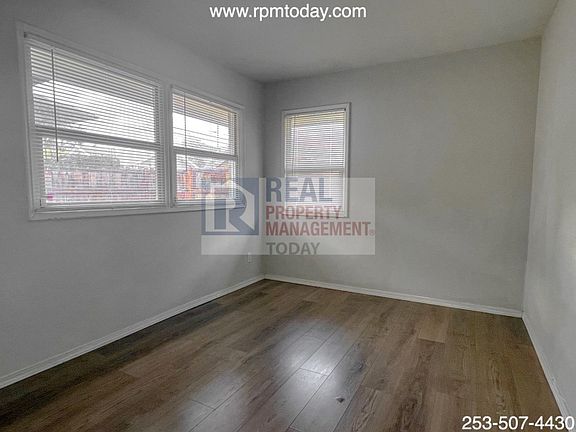4th image of 3841 S Park Ave APT 6