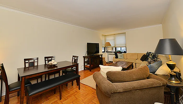 Rented by Cooper & Cooper Real Estate | media 22