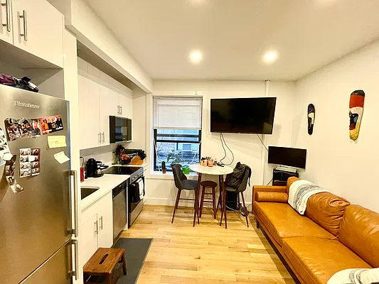 Rented by Pear NYC LLC | media 18