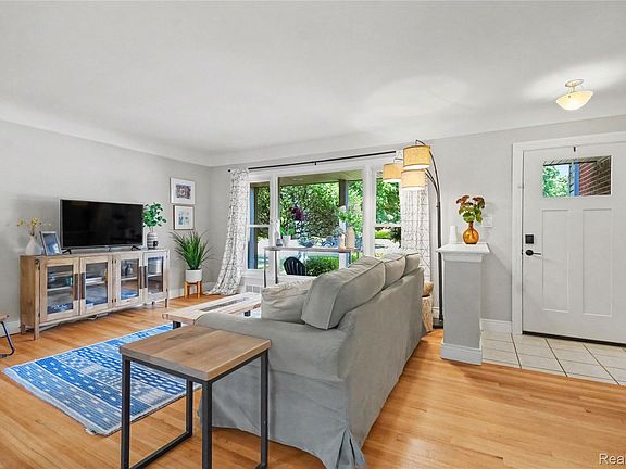 4th image of 14565 Shadywood Dr