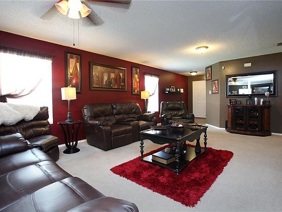 4th image of 313 Stoneridge Dr
