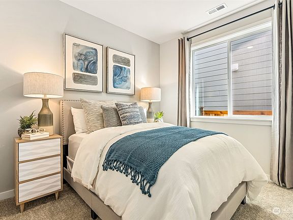 5th image of 2097 NE Norseman Way #37
