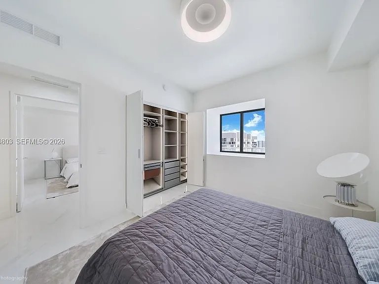 700 NE 24th St #1403 — Photo 14
