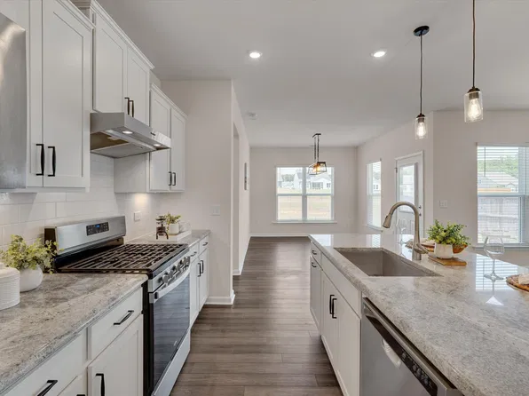 4705 Okeechobee Ct, Fuquay Varina, NC 27526