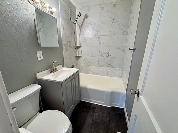 4th image of 2223 S Hawthorne Ave