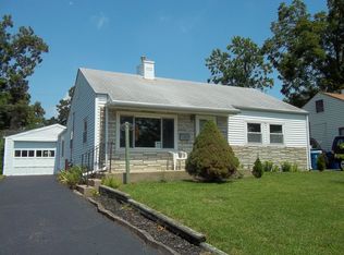 9533 Ridge Ave, Saint Louis, MO 63114