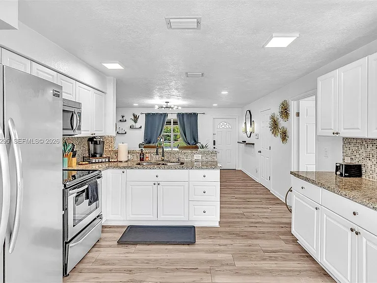 4633 SW 28th Ave — Photo 28