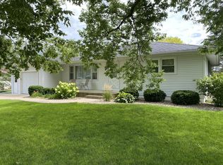 309 E 1st St, Gridley, IL 61744