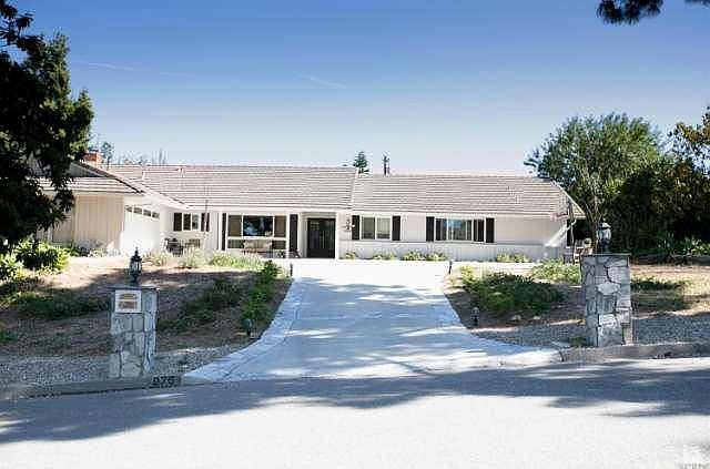 1st image of 976 Jeannette Ave