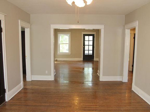 3rd image of 726 Kingsland Ave #1