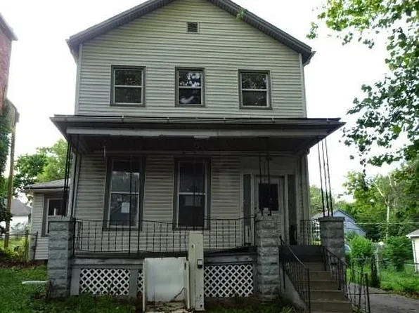 426 Pottawatomie St, Leavenworth, KS 66048