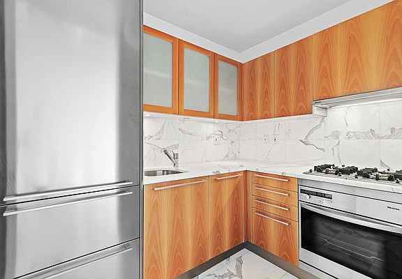 3rd image of 25 Columbus Cir #51D