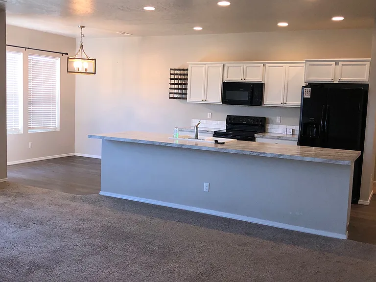 843 SW Levant Way — Photo 7