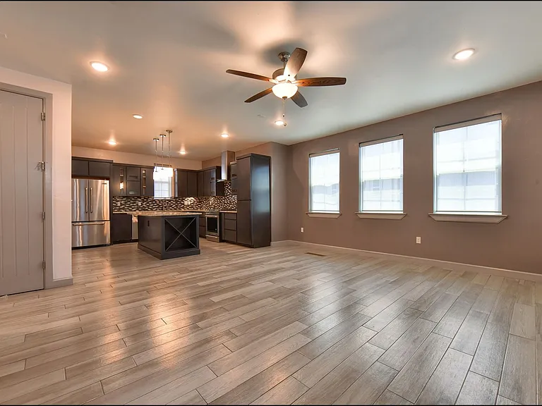 312 Vin Almoradi Ct — Photo 12