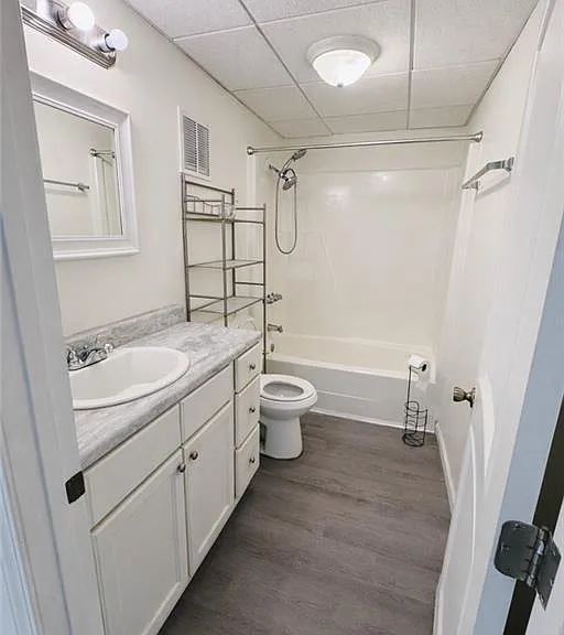 220 Sandy Springs Pl #D — Photo 6