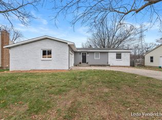5009 Creekview Dr SE, Kentwood, MI 49508