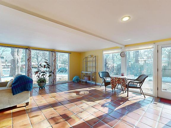 4th image of 717 Lantern Ln