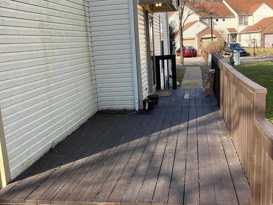 1st image of 25 Mahopac Dr