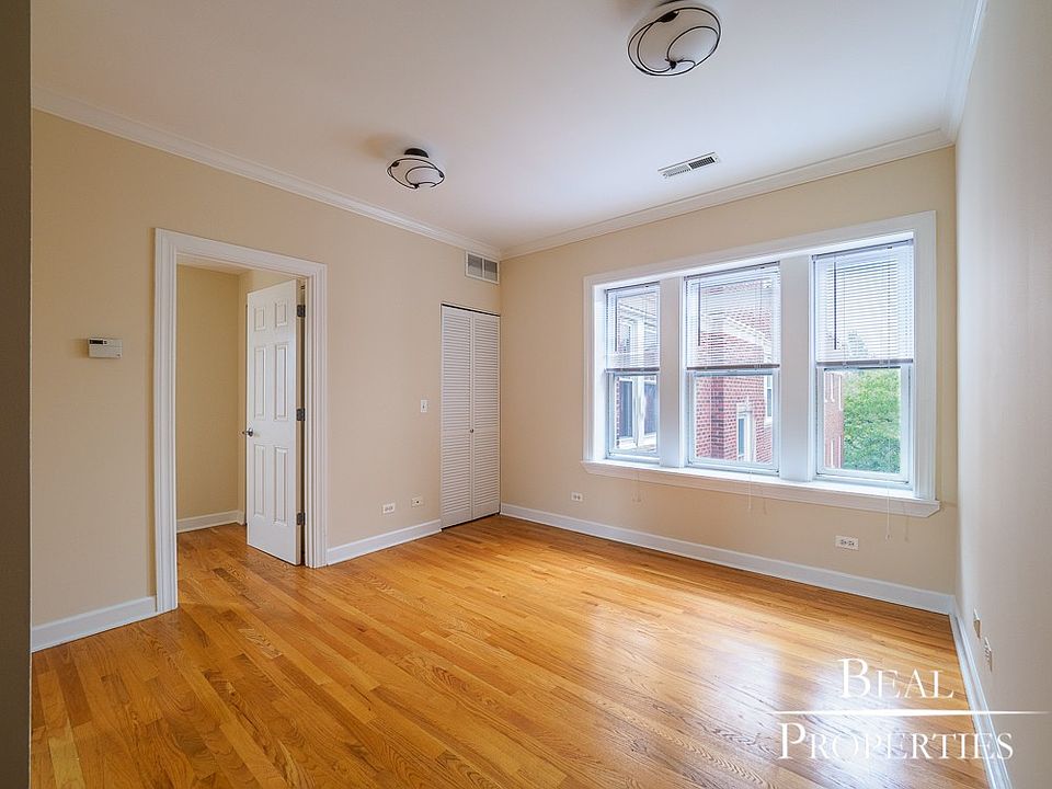 1st image of 3254 N Clifton Ave #E3