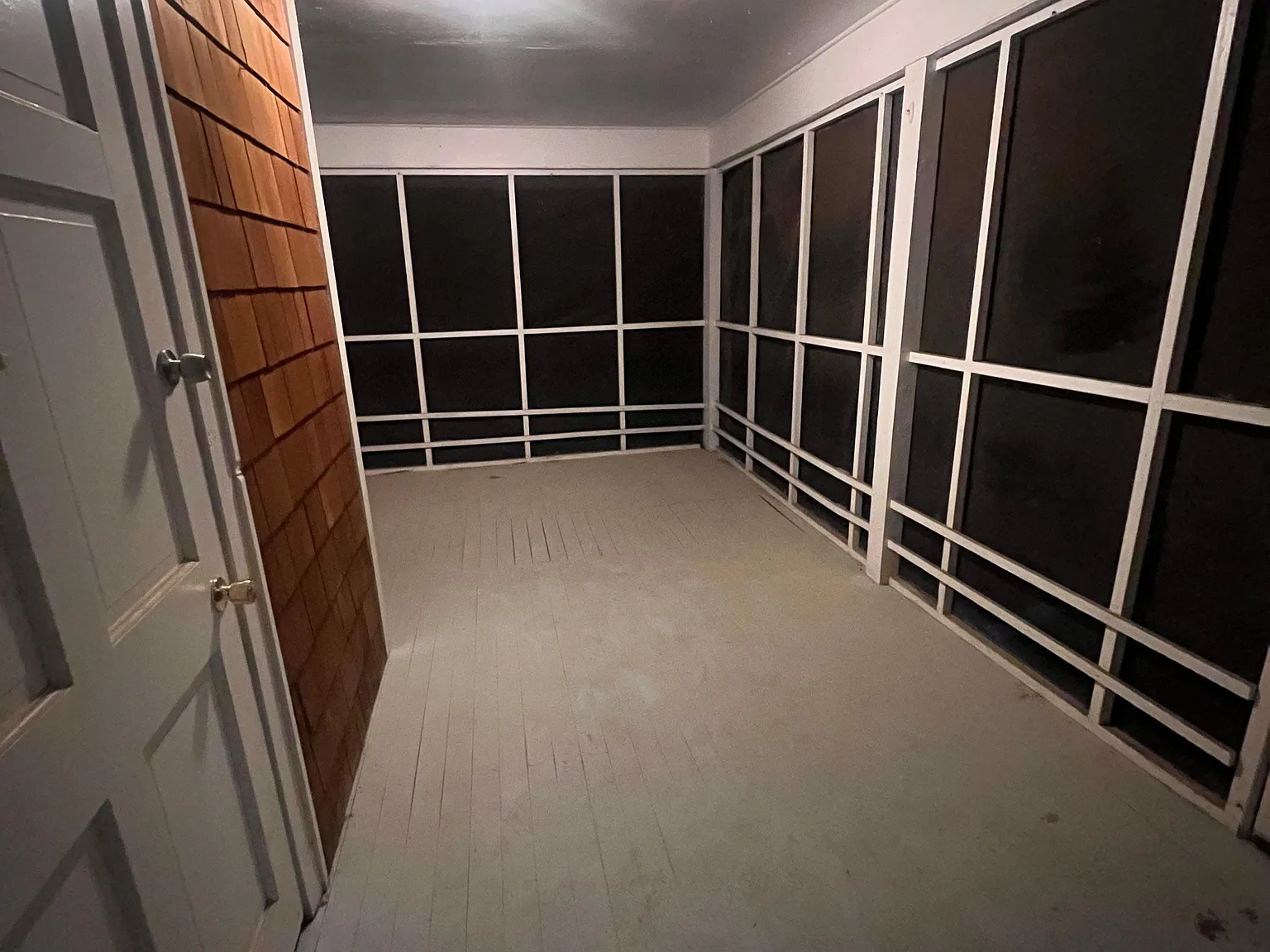3 bed, 1.0 bath, 2500 sqft, $1,018 — Photo 3